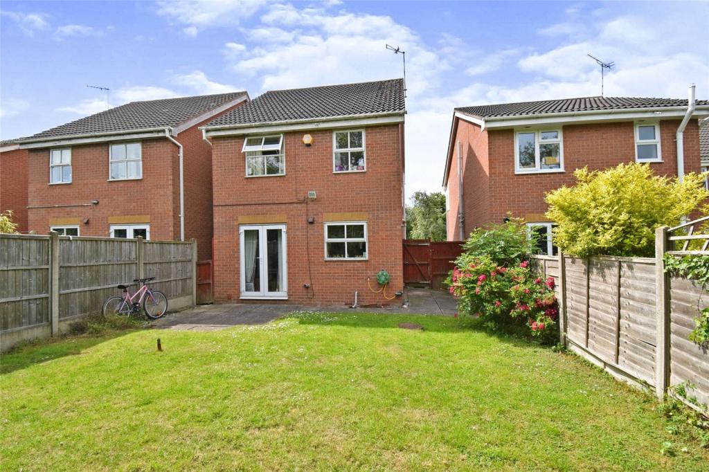 3 bedroom detached house for sale in Tilbury Crescent, Leicester, LE4