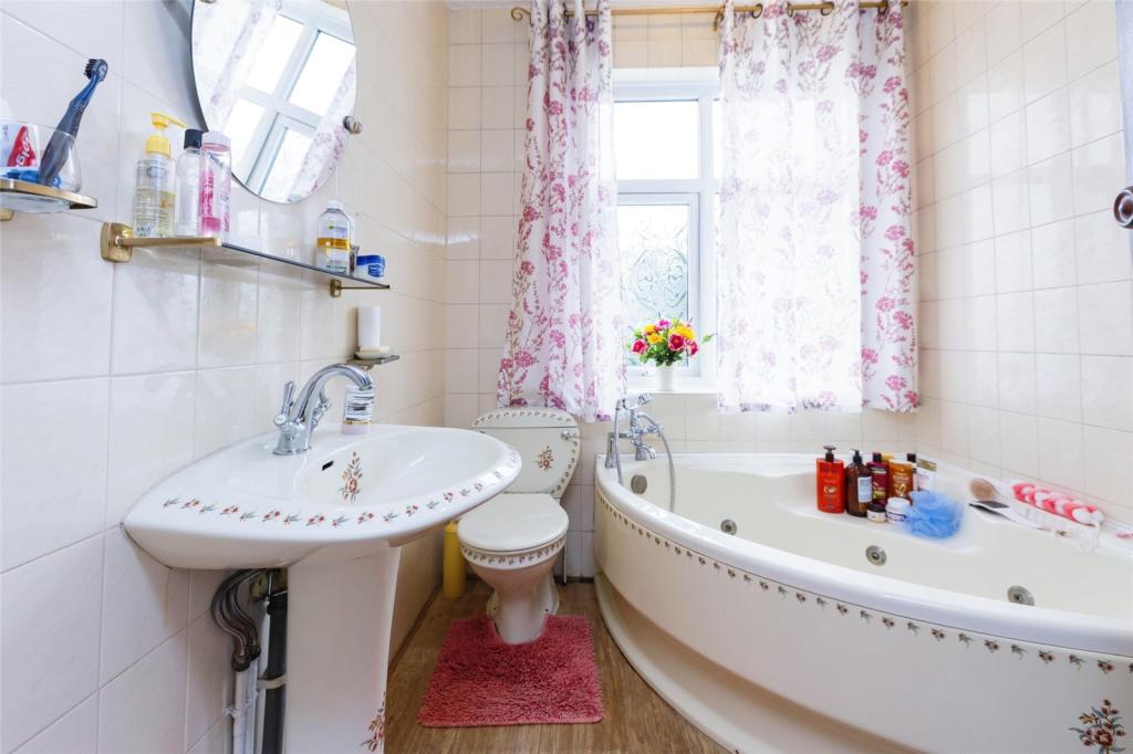 3 bedroom detached house for sale in Syston Road, Queniborough