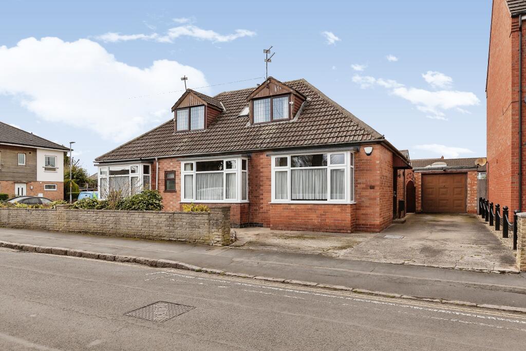 4 bedroom bungalow for sale in St. Peters Street, Syston, Leicester