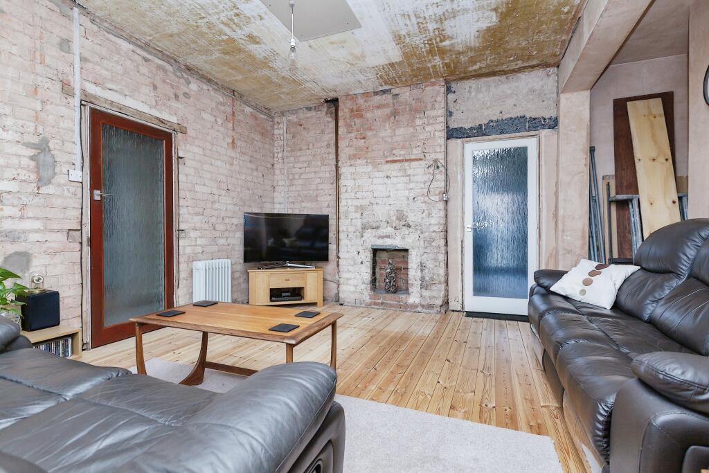 4 bedroom bungalow for sale in St. Peters Street, Syston, Leicester