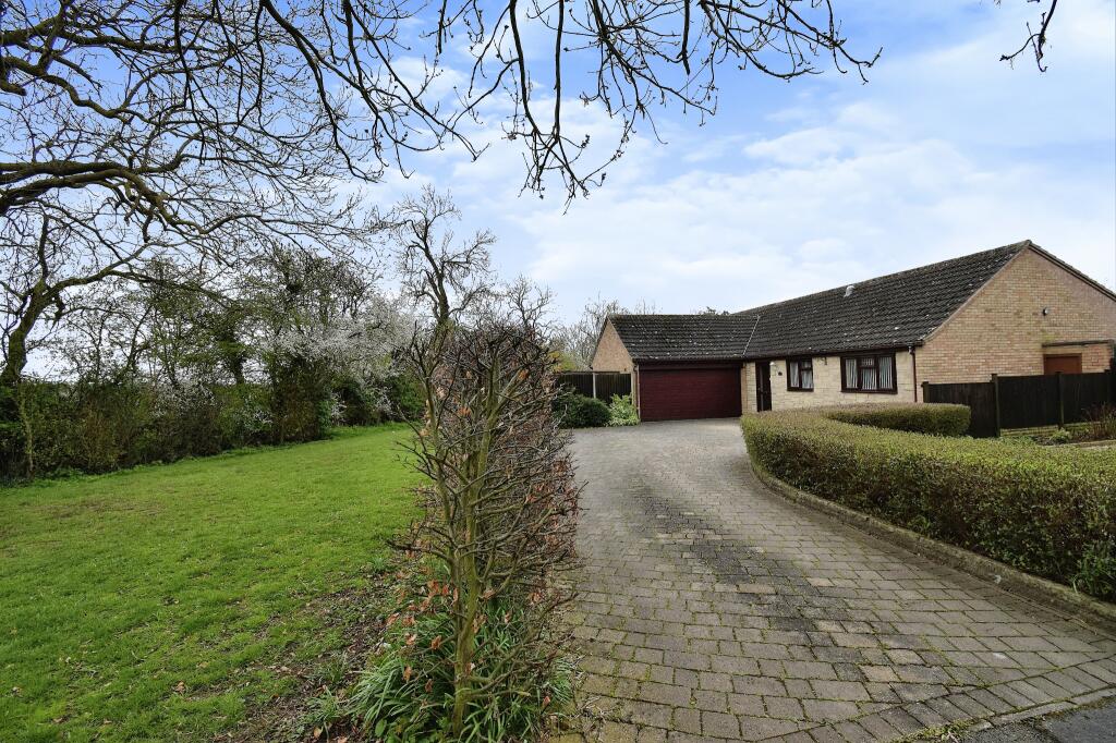 3 bedroom bungalow for sale in Rosedale Road, Wigston, LE18