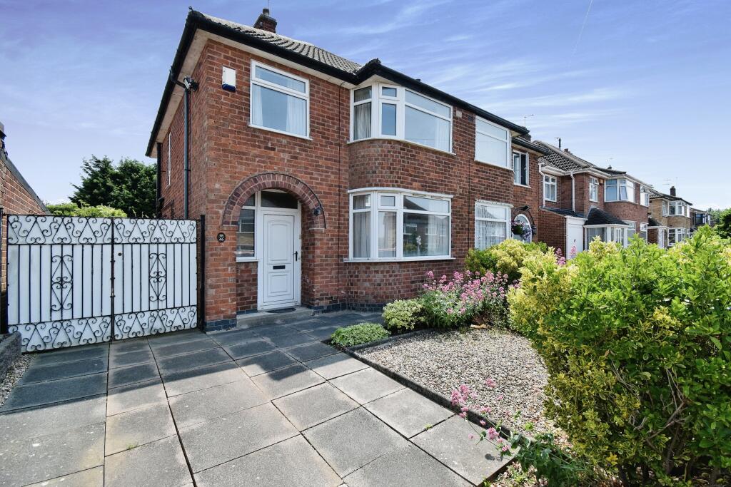 3 bedroom semidetached house for sale in Bramcote Road, Wigston, Leicestershire, LE18