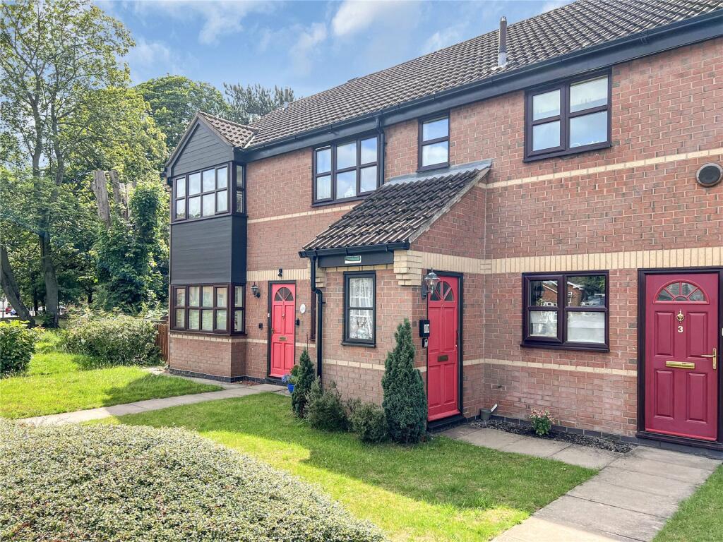 2 bedroom flat for sale in Parlour Close, Wigston, Leicestershire, LE18