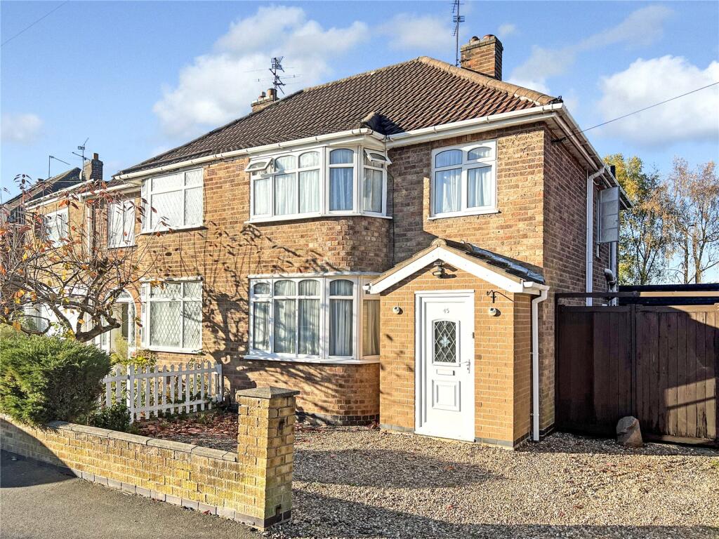 3 bedroom semidetached house for sale in Ashbourne Road, Wigston