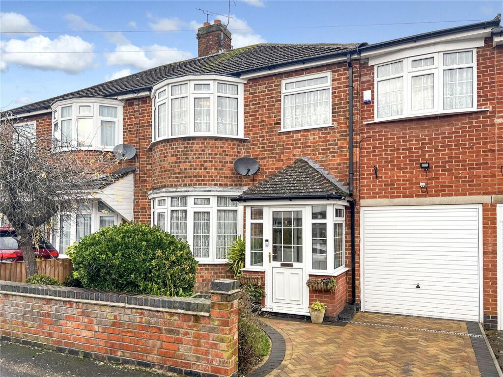 5 bedroom semidetached house for sale in Roehampton Drive, Wigston