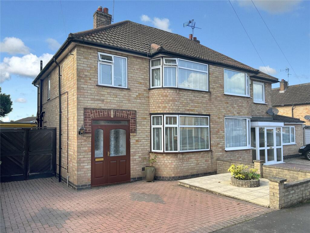 3 bedroom semidetached house for sale in Thorpe Drive, Wigston