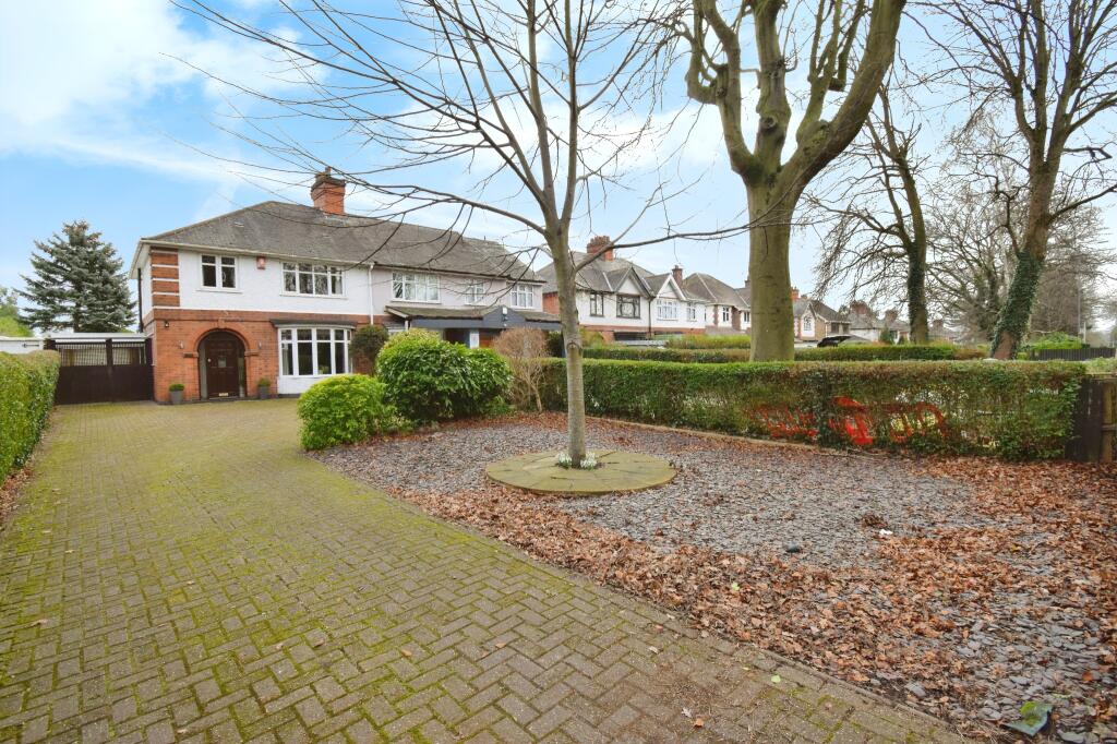 3 bedroom semidetached house for sale in Saffron Road, Wigston