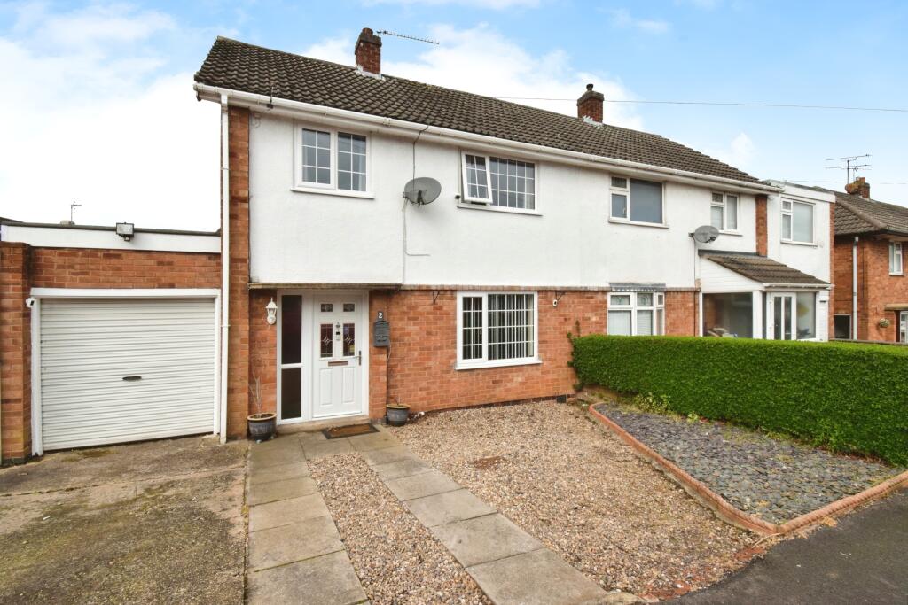 3 bedroom semidetached house for sale in Avondale Road, Wigston