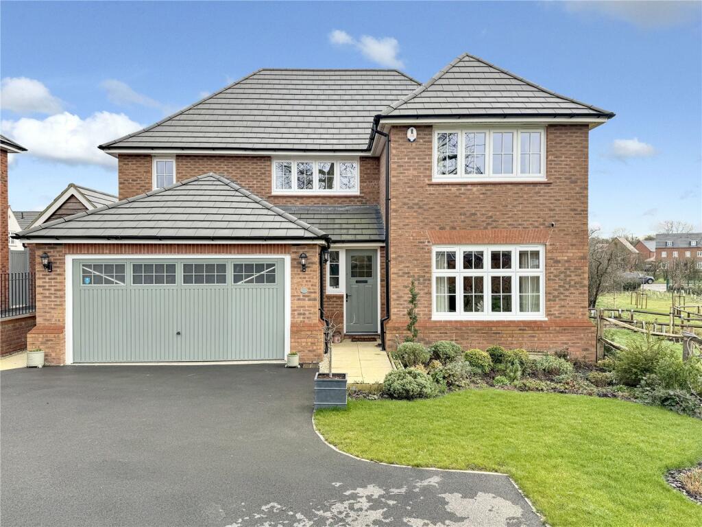 4 bedroom detached house for sale in Rawson Drive, Wigston, Leicestershire, LE18