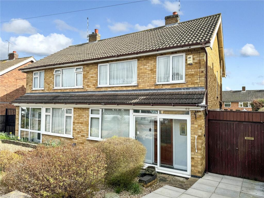 3 bedroom semidetached house for sale in Highfield Drive, Wigston