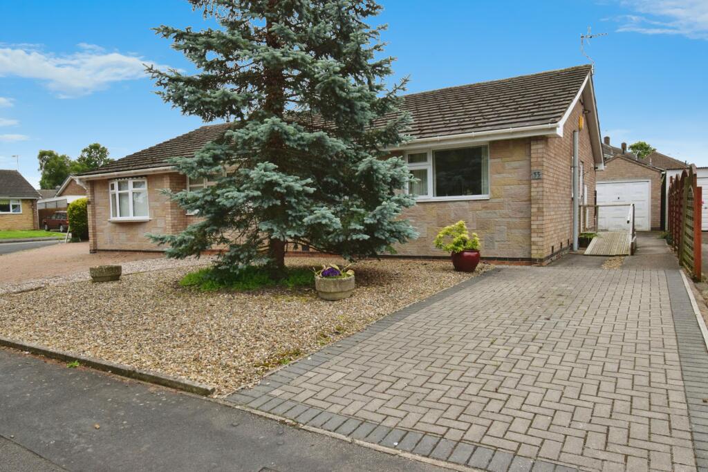 2 bedroom bungalow for sale in Harrington Road, Wigston, Leicestershire, LE18