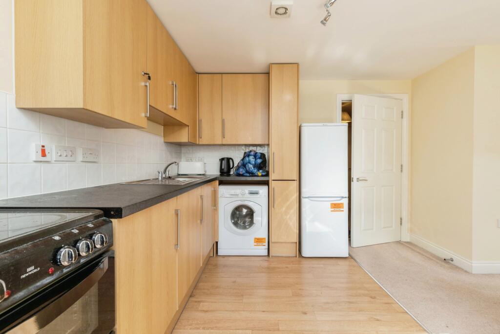 Additional property image - Bishport Avenue, BRISTOL, BS13