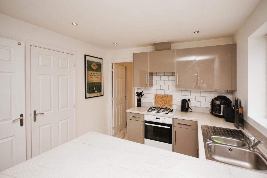 Additional property image - Cheers Drive, Bristol, BS5