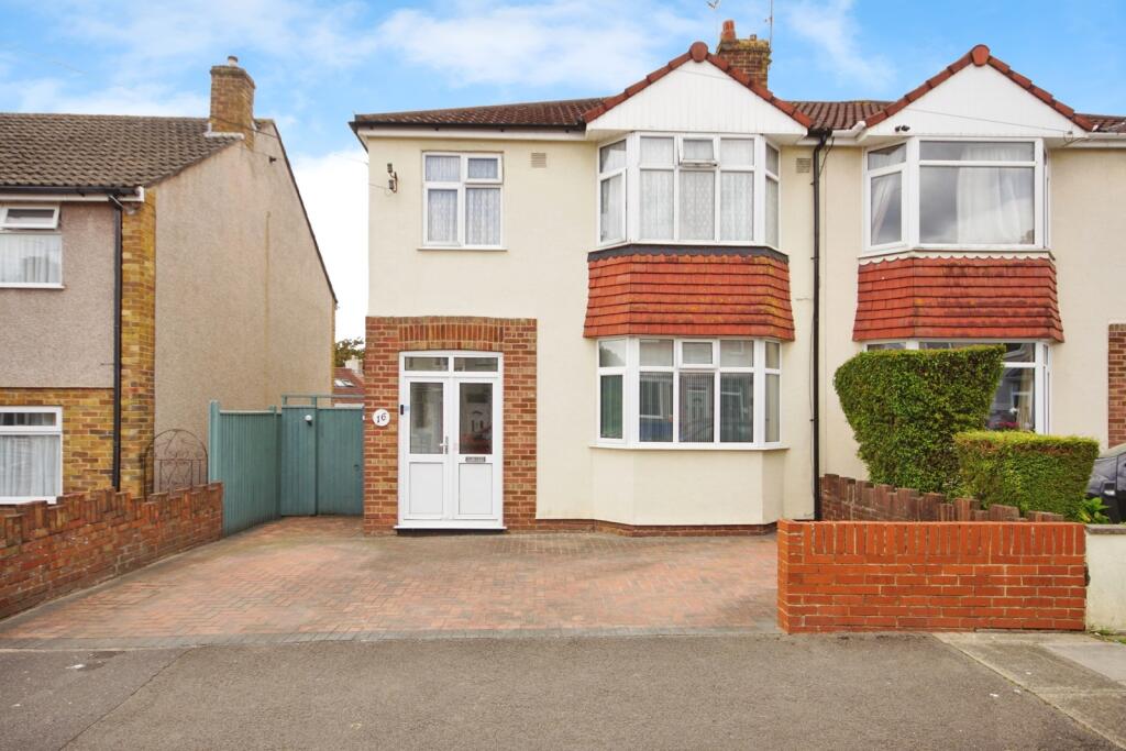 Main image of property: Moorlands Road, Fishponds, Bristol, BS16