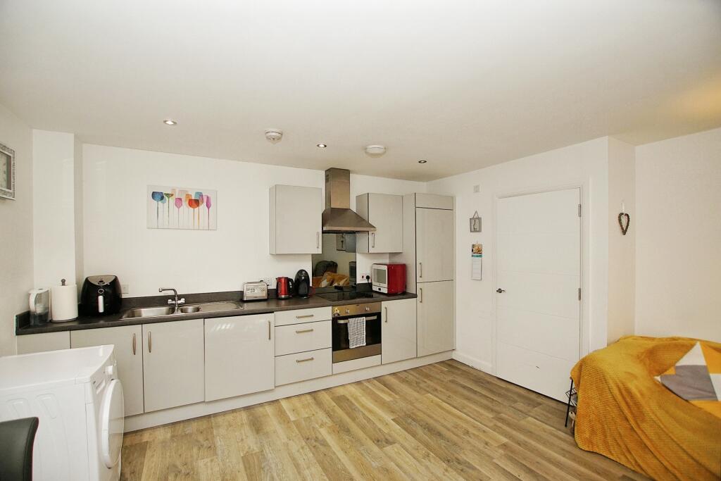 Additional property image - Elmtree Way, Kingswood, Bristol, Gloucestershire, BS15