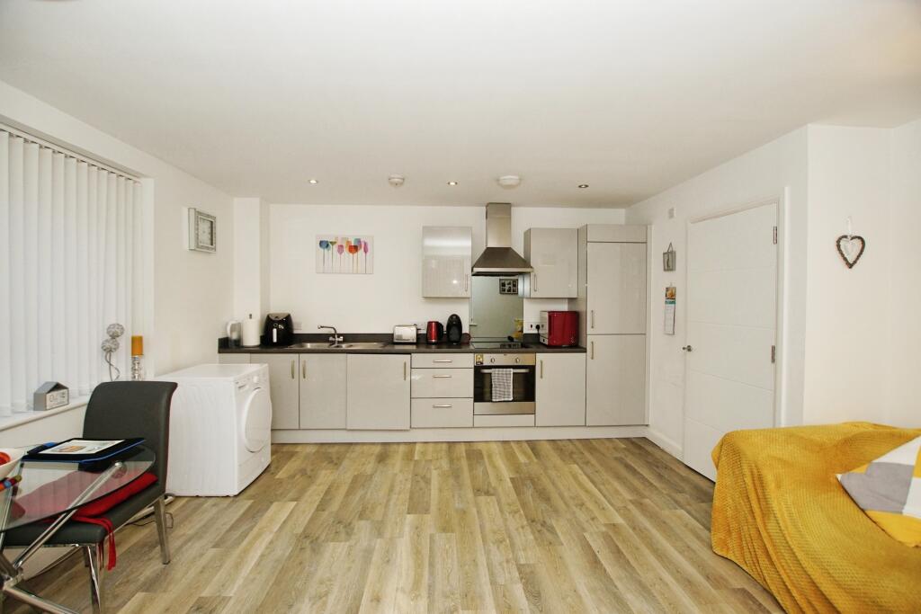 Additional property image - Elmtree Way, Kingswood, Bristol, Gloucestershire, BS15