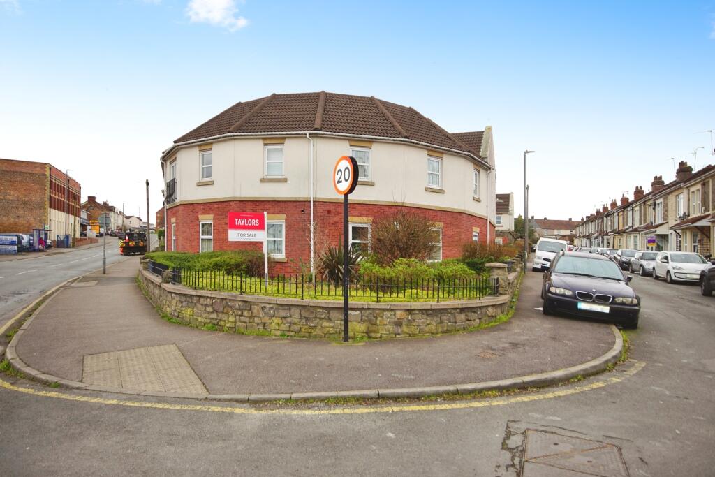 Additional property image - Kennington Avenue, Kingswood, Bristol, Gloucestershire, BS15