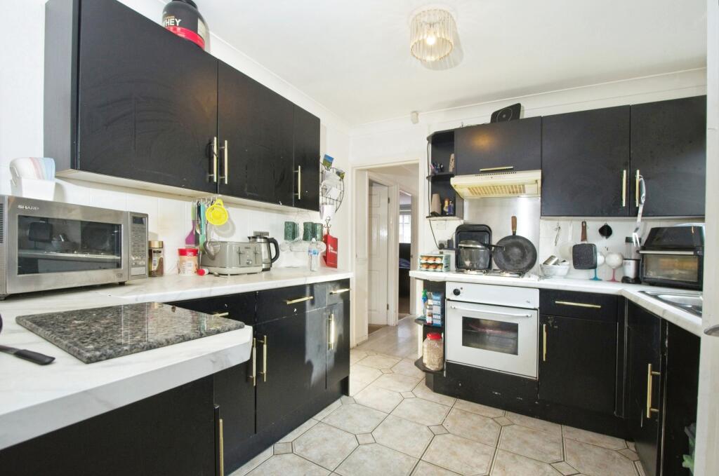Additional property image - The Fairway, Cardiff, CF23