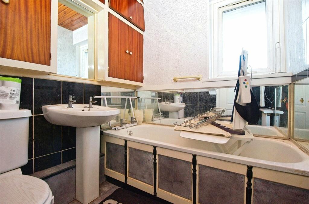Additional property image - Bronwydd Road, Cardiff, CF24