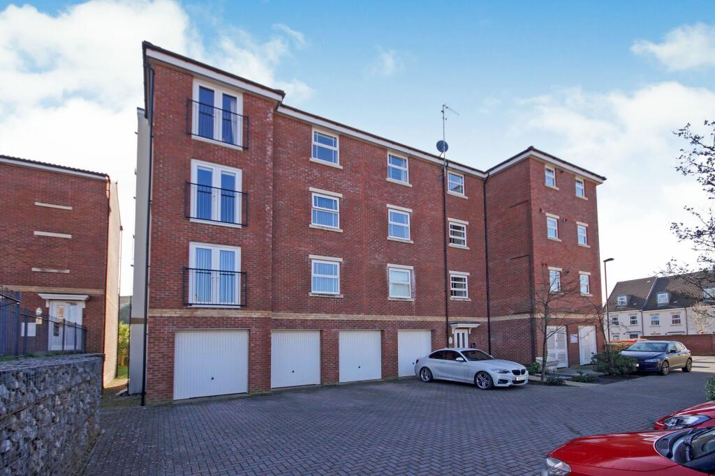 2 bedroom flat for sale in Normandy Drive, Yate, Bristol, BS37