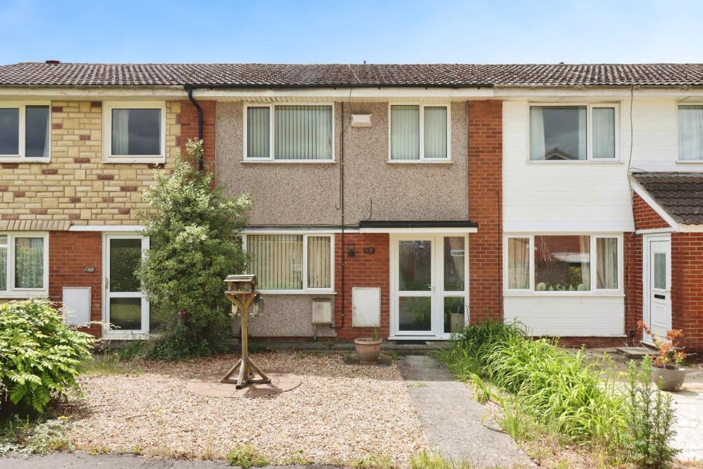 3 bedroom terraced house for sale in Edgeworth, Yate, Bristol