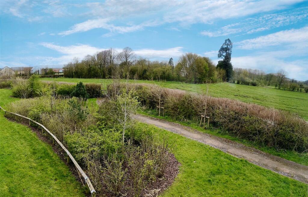 Additional property image - Badger Road, Thornbury, Bristol, Gloucestershire, BS35