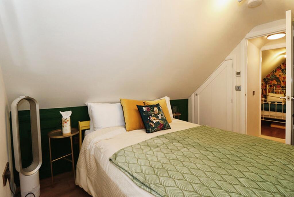 Additional property image - Haybob Road, Thornbury, Bristol, Gloucestershire, BS35