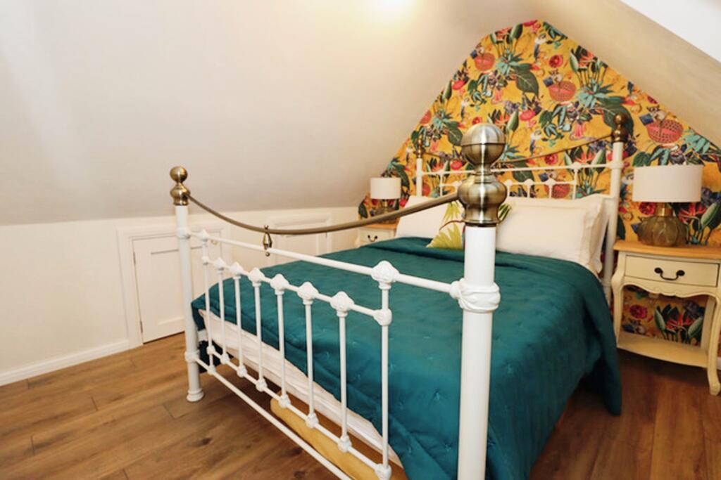 Additional property image - Haybob Road, Thornbury, Bristol, Gloucestershire, BS35