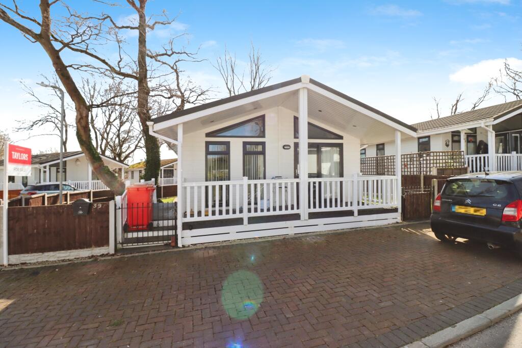 Main image of property: Mapleridge Lane, Yate, Bristol, Gloucestershire, BS37
