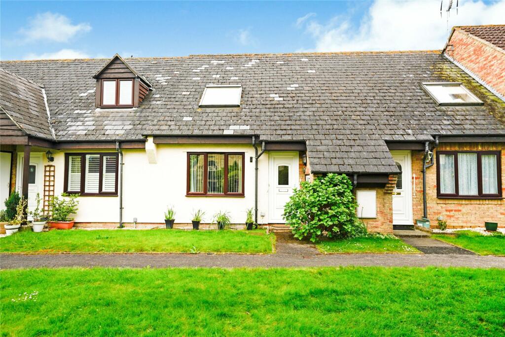2 bedroom terraced house for sale in Fieldcourt Farmhouse, Courtfield Road, Quedgeley, Gloucester, GL2