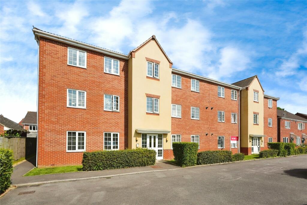 2 bedroom flat for sale in Valley Gardens Kingsway, Quedgeley