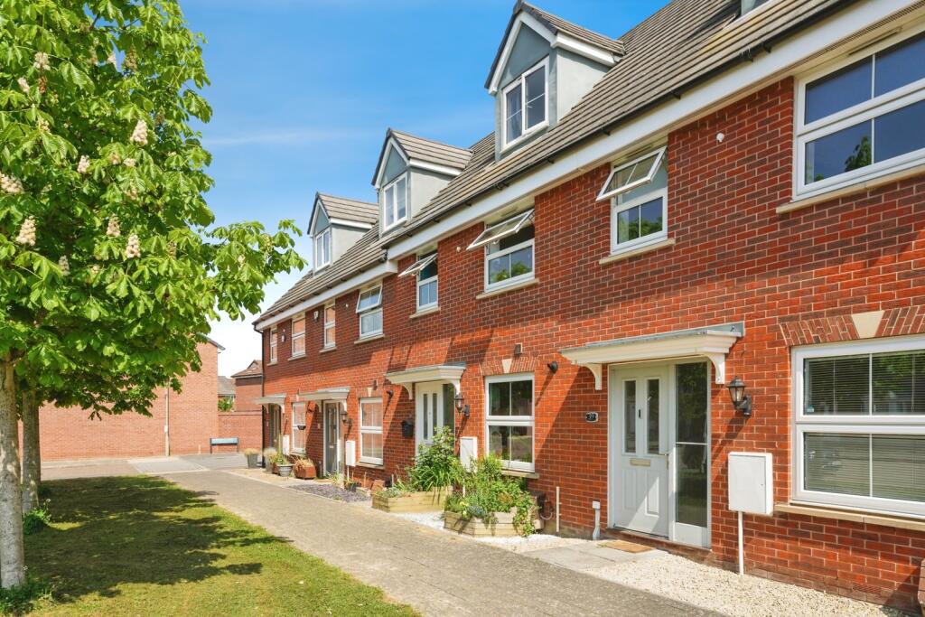 Main image of property: Swannington Drive Kingsway, Quedgeley, Gloucester, Gloucestershire, GL2