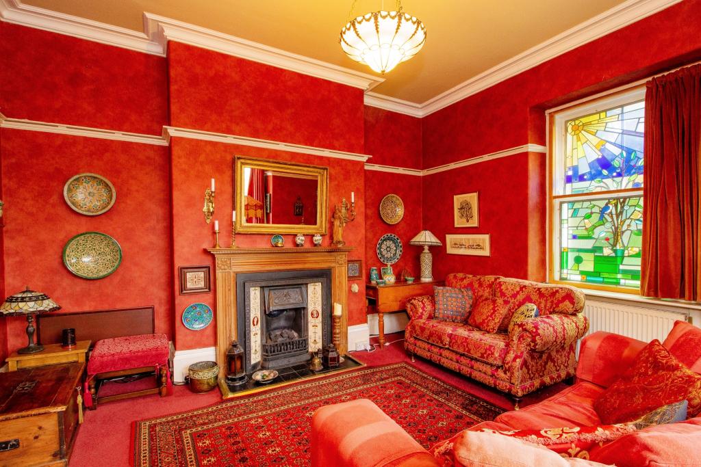 2 bedroom flat for sale in Broad Walk, Buxton, SK17