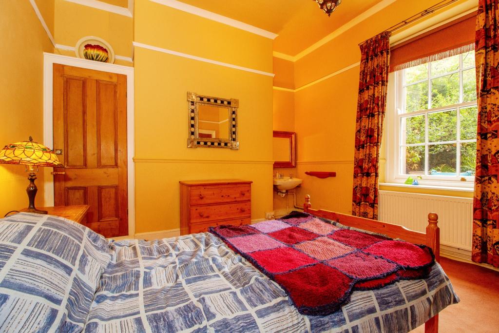 2 bedroom flat for sale in Broad Walk, Buxton, SK17