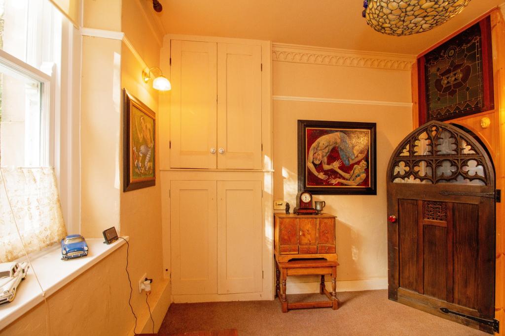 2 bedroom flat for sale in Broad Walk, Buxton, SK17