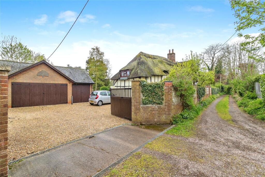Main image of property: Church Walk, Bletchley, Milton Keynes, Buckinghamshire, MK3
