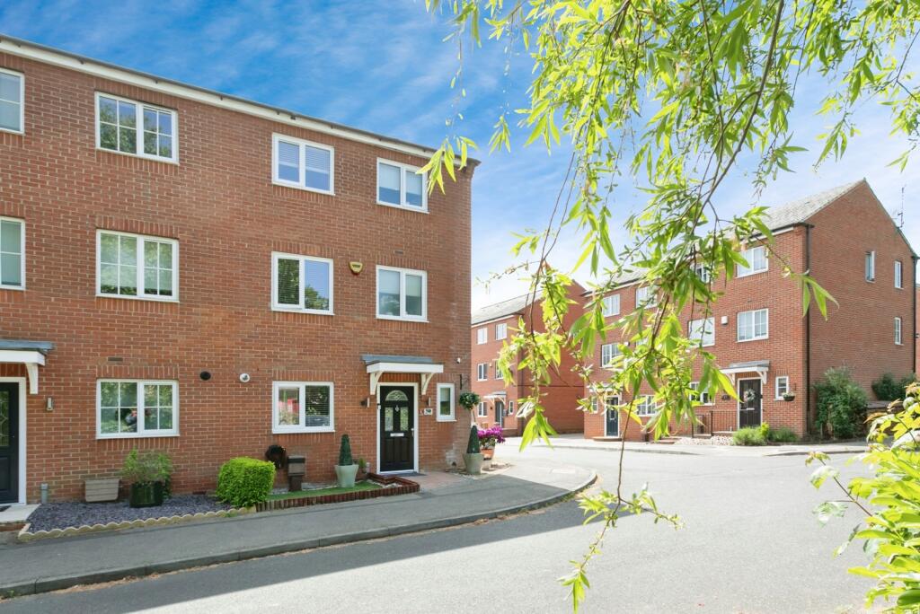 Main image of property: Downing Close, Bletchley, Milton Keynes, Buckinghamshire, MK3