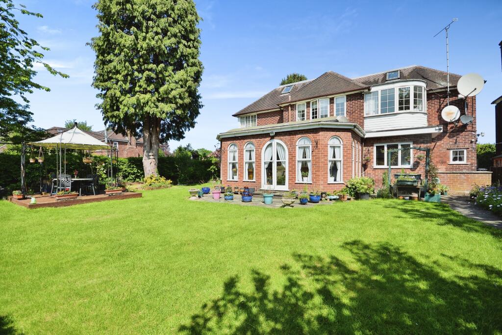 4 bedroom detached house for sale in Broadway, Cheadle, SK8