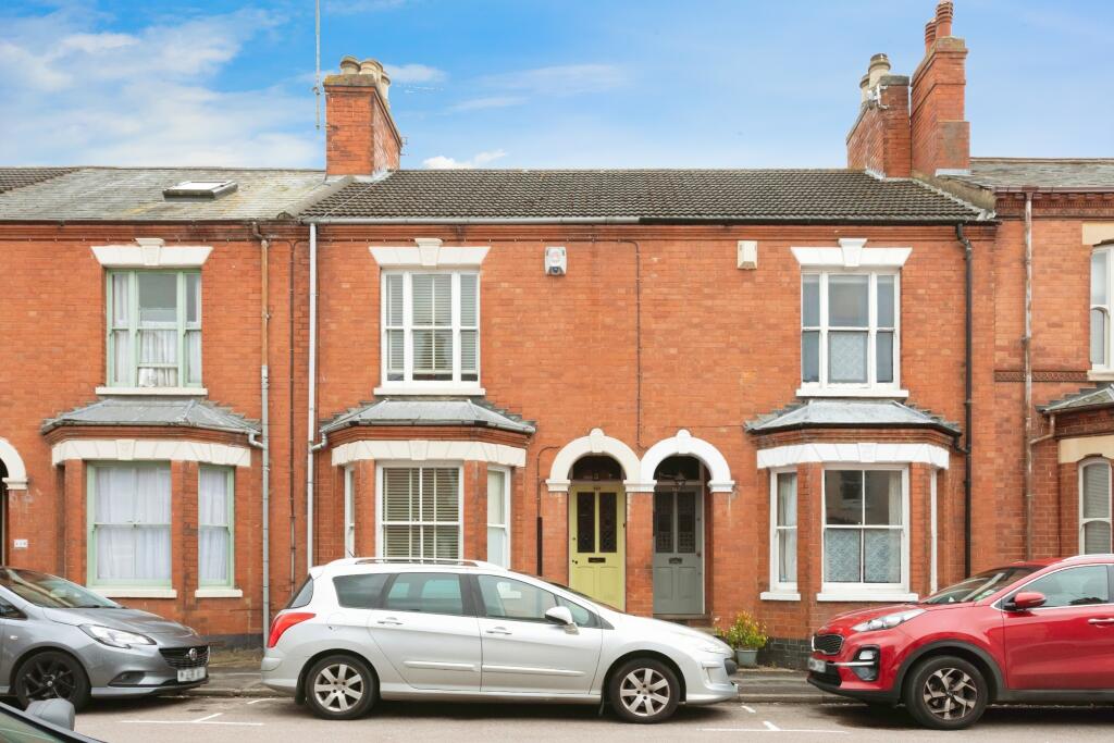3 bedroom terraced house for sale in Church Street, Wolverton, Milton