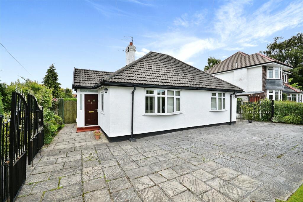 2 bedroom bungalow for sale in Cheadle Road, Cheadle Hulme, Cheadle