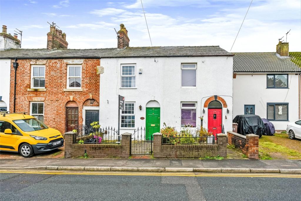 3 bedroom terraced house for sale in Ormskirk Road, Rainford, St