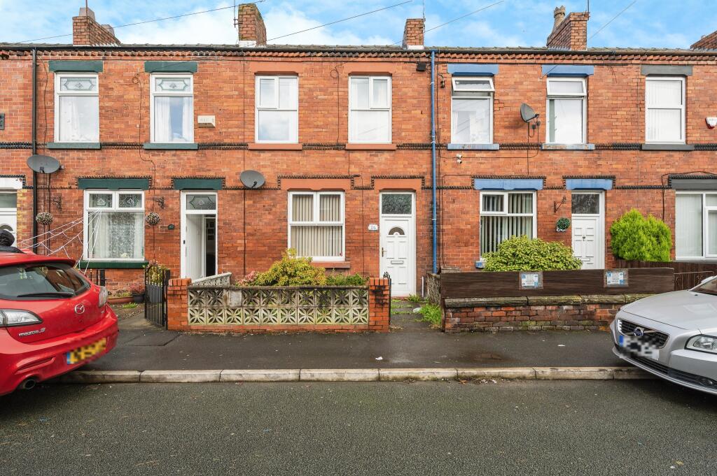 3 bedroom terraced house for sale in Station Road, Haydock, St. Helens