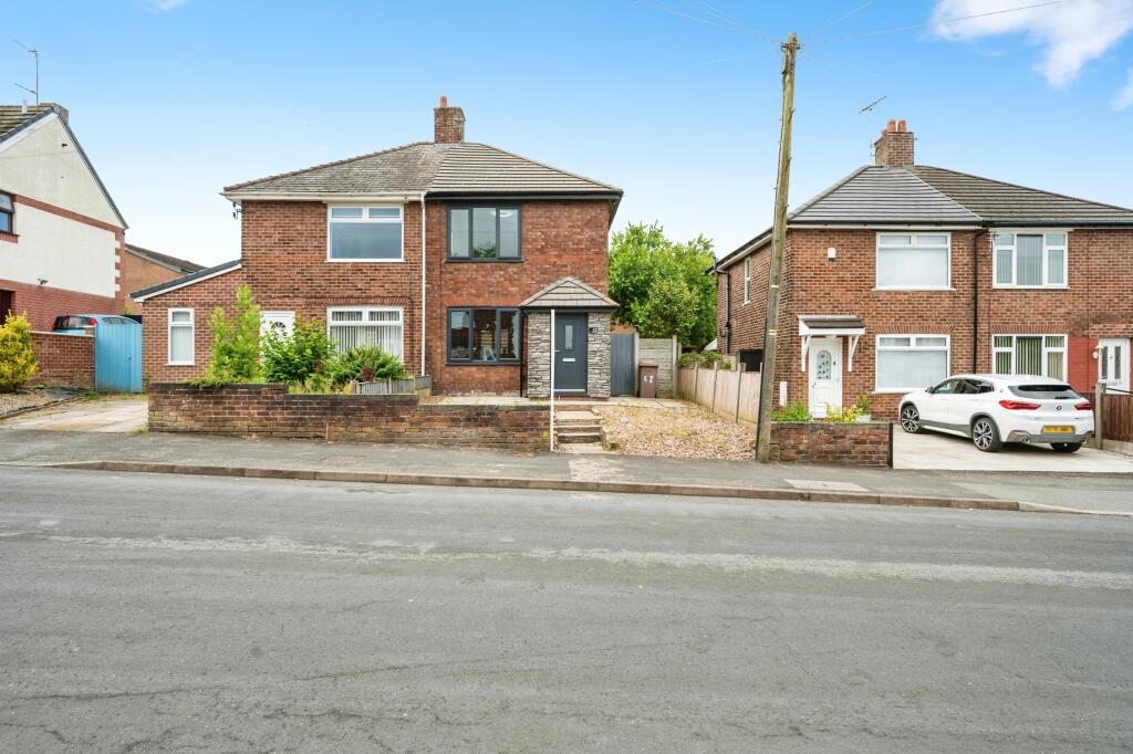 Main image of property: The Avenue, Eccleston, St. Helens, Merseyside, WA10