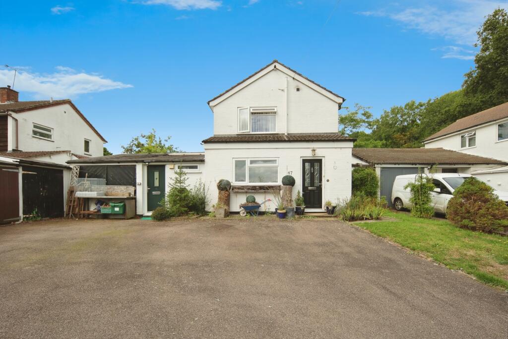 Main image of property: Hawthorn Lane, COVENTRY, West Midlands, CV4