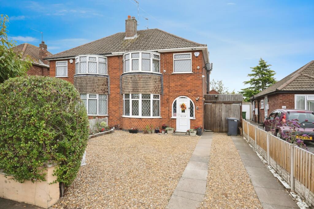 Main image of property: Morland Close, Bulkington, Bedworth, Warwickshire, CV12