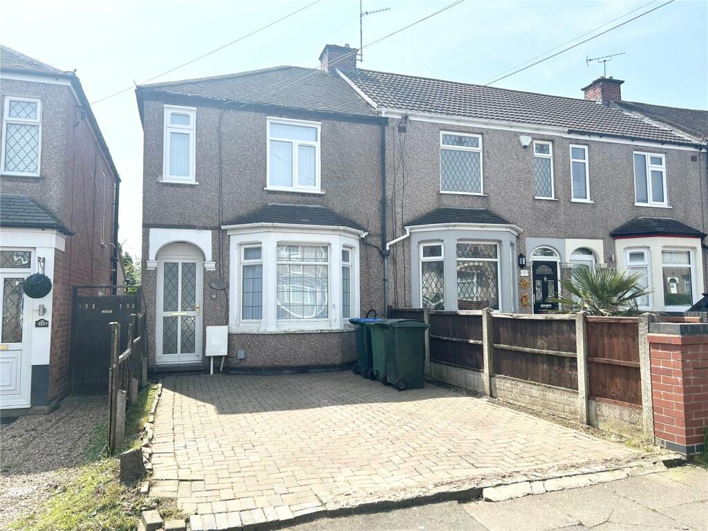 3 bedroom end of terrace house for sale in Rollason Road, Radford