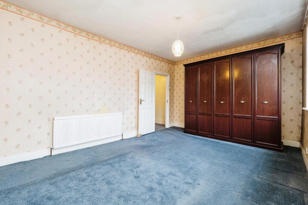 https://media.rightmove.co.uk/1k/815/147585143/815_STR230210_IMG_02_0000.jpeg