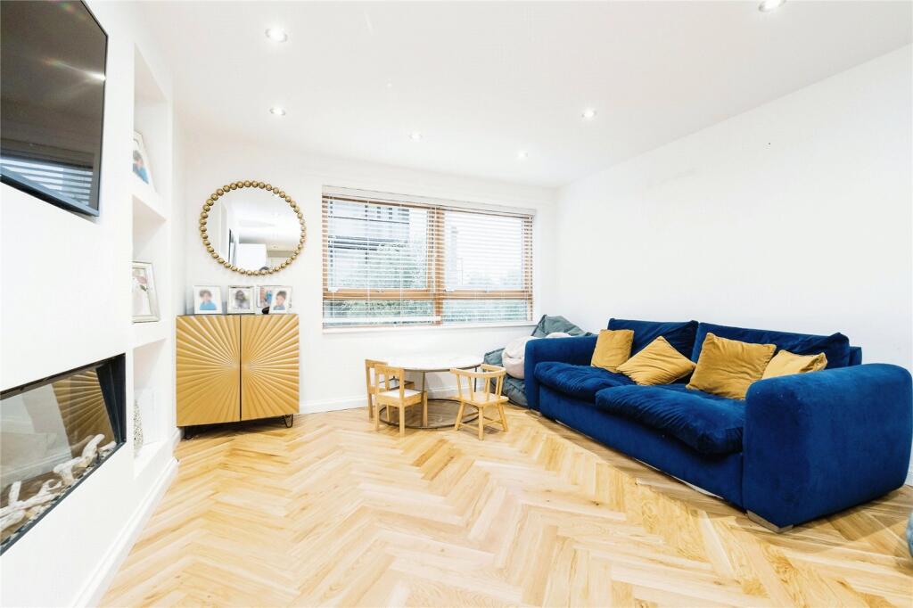 Main image of property: Cam Road, London, E15