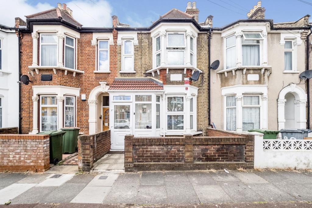3 bedroom terraced house for sale in Selsdon Road, London, E13
