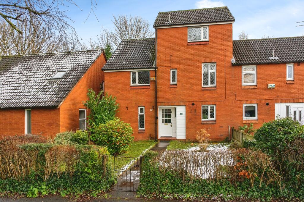 5 bedroom terraced house for sale in Waywell Close, Fearnhead, Warrington, Cheshire, WA2